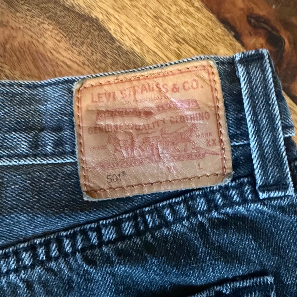 Levis Premium 501 Original Cut Off Shorts Washed Black Distressed 32317-0095 W32 - Picture 3 of 10
